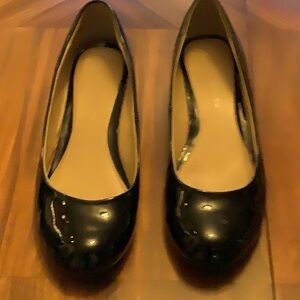 Slightly used size 8 CL by Laundry black shoes